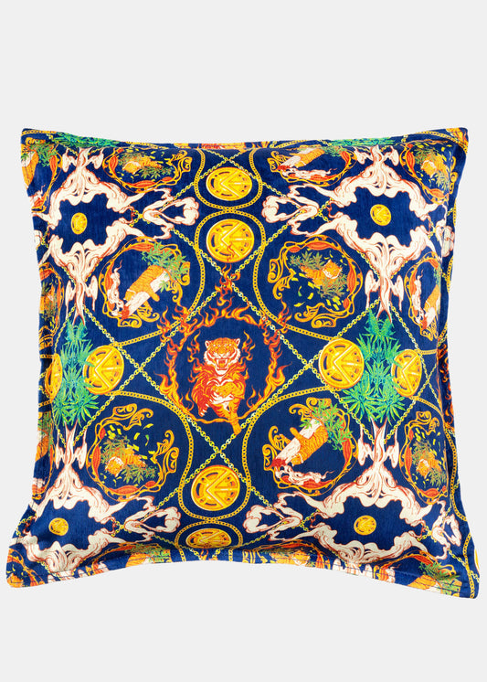Ethika Throw pillow Seraphic